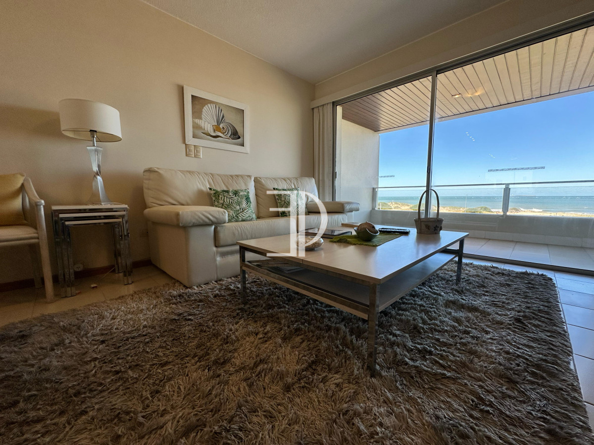 Apartamento ID.1121 - Apartamento de 2 dormitorios en alquiler y venta en Punta del Este