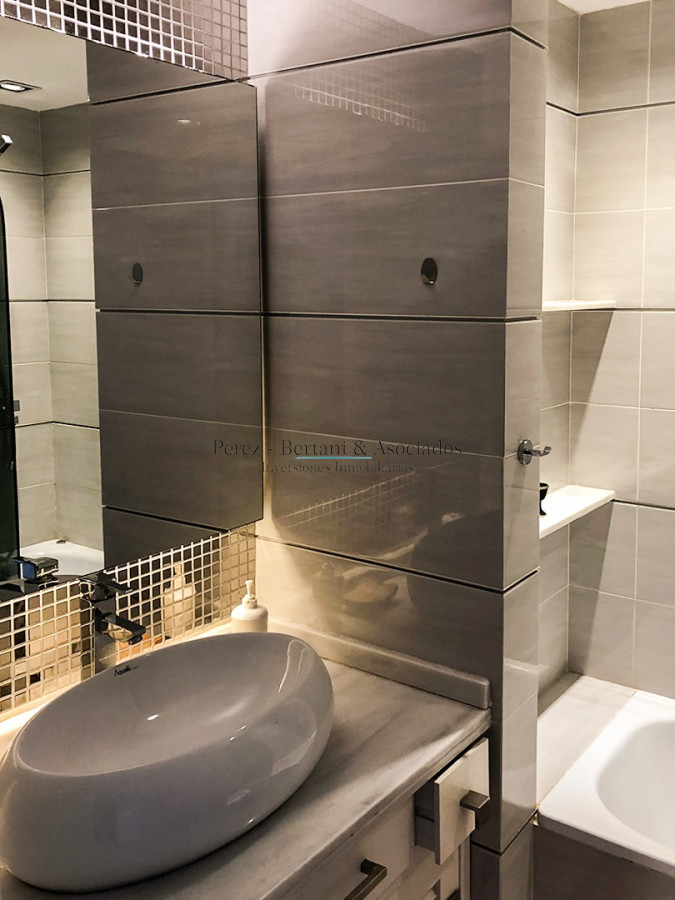 Apartamento ID.1022 - Apartamento En Venta Edificio Espigon Frente Al Puerto.