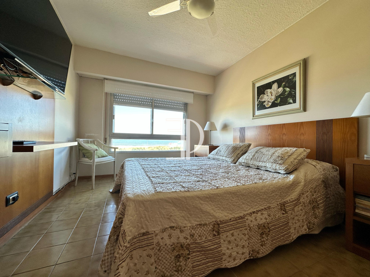Apartamento ID.1121 - Apartamento de 2 dormitorios en alquiler y venta en Punta del Este