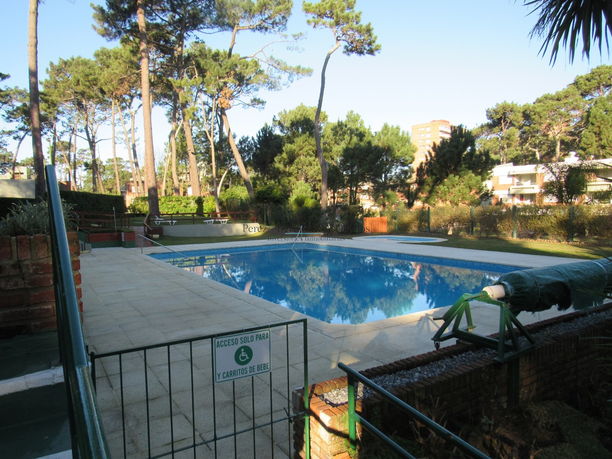 Apartamento ID.437 - Apartamento en venta y alquiler de 3 dormitorios en Punta del Este