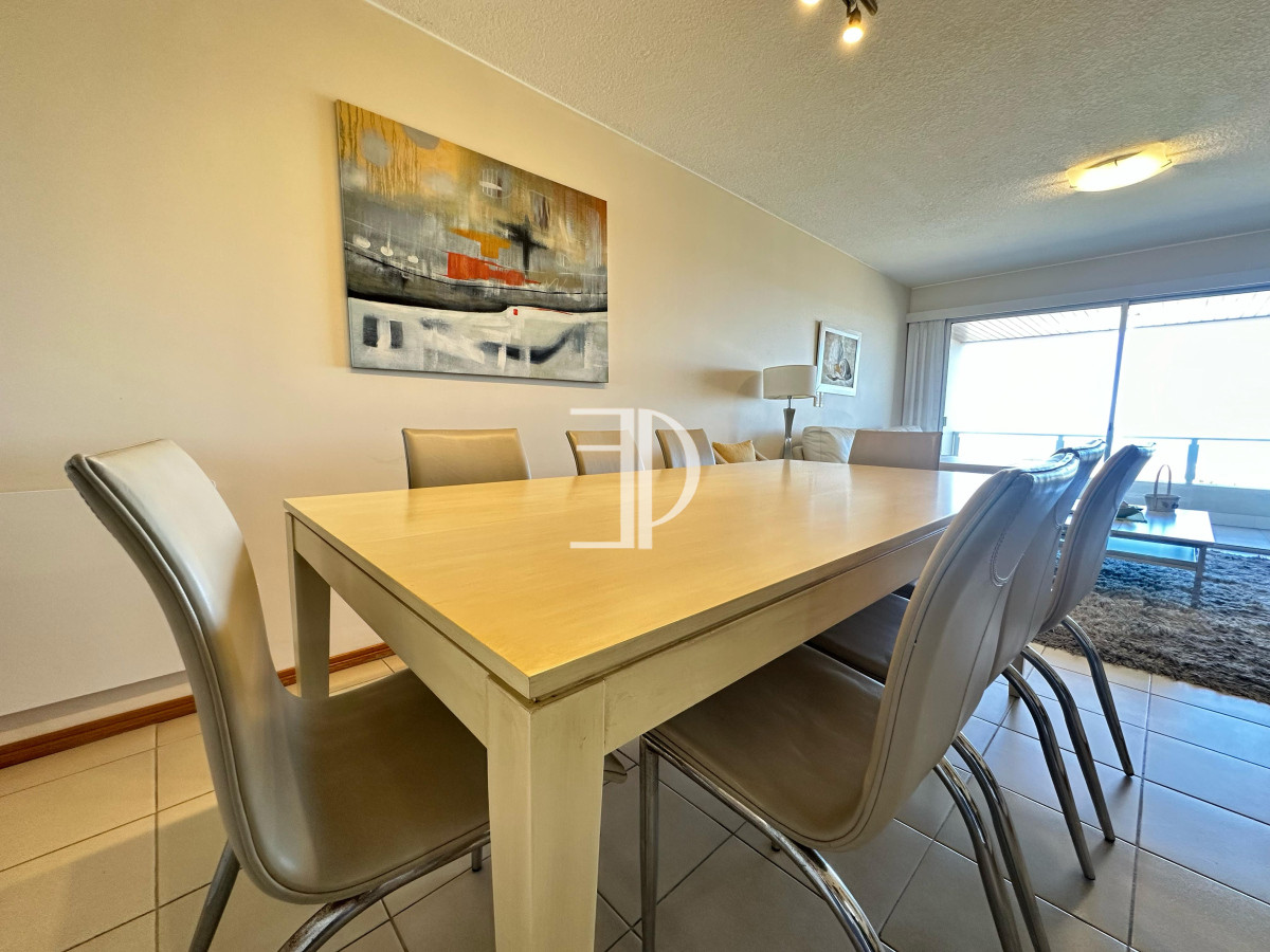 Apartamento ID.1121 - Apartamento de 2 dormitorios en alquiler y venta en Punta del Este