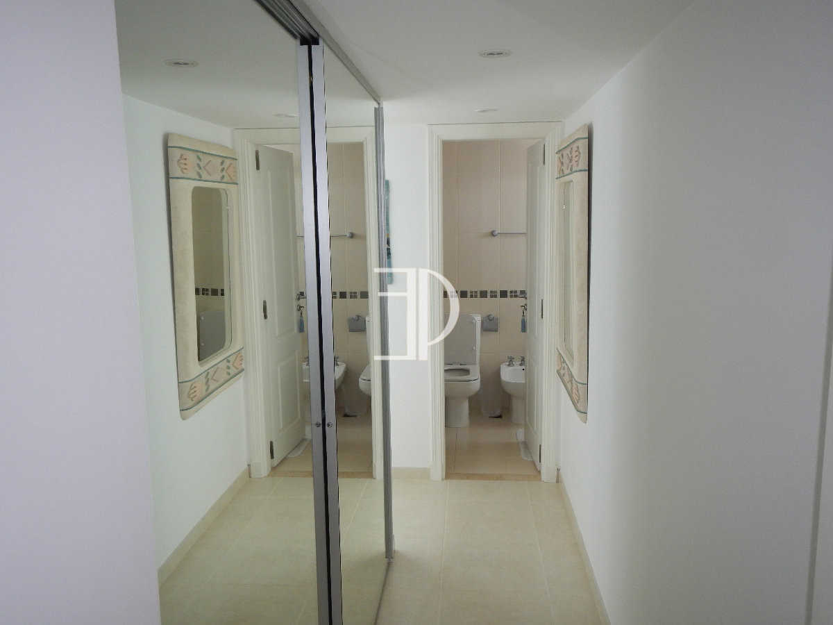 Apartamento ID.1020 - Apartamento en venta y alquiler de  3 dorm en Punta del Este
