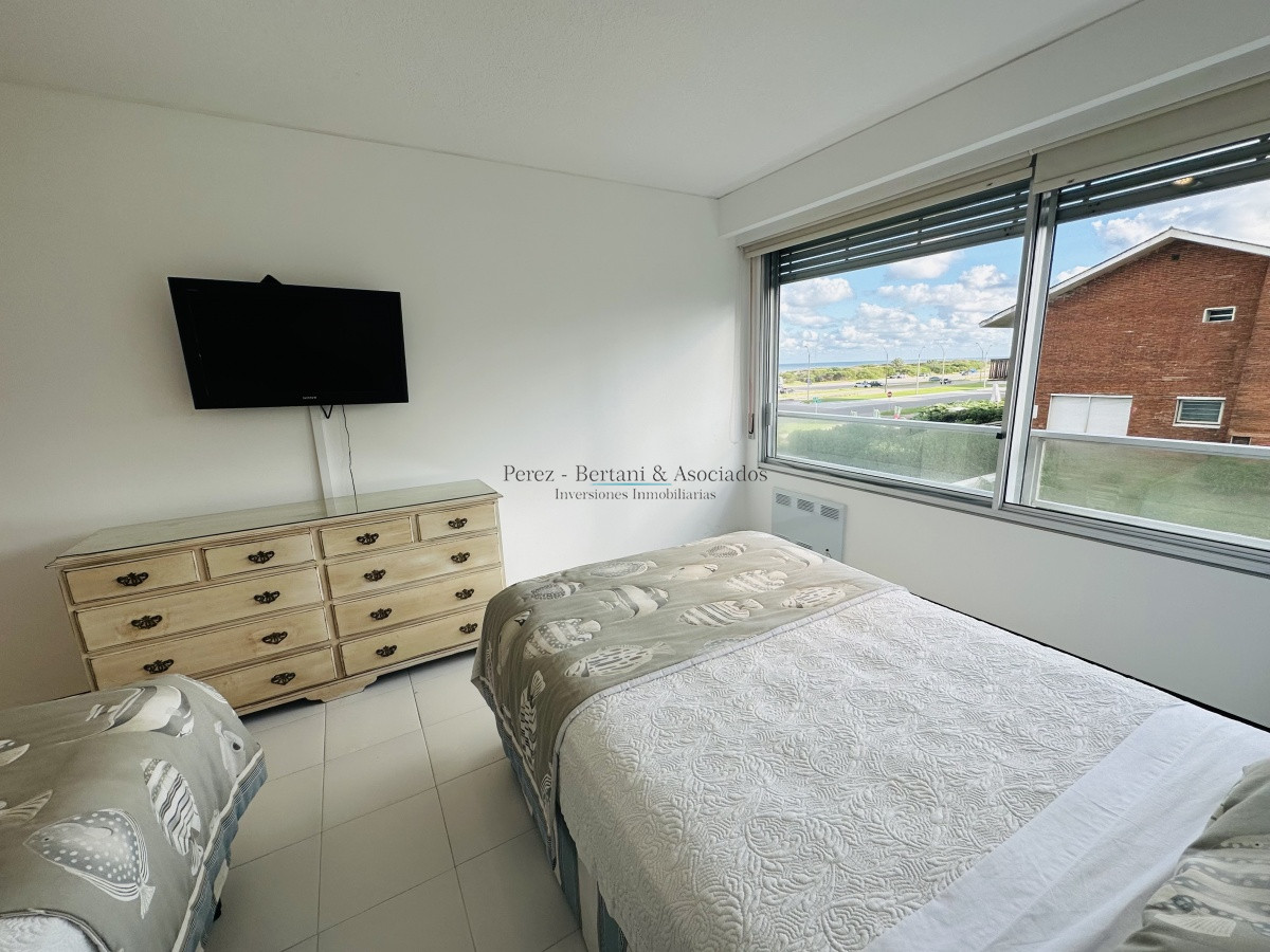 Apartamento ID.1019 - Apartamento de 3 dormitorios y dependencia de servicio en Punta del Este