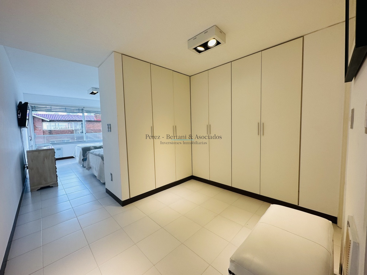 Apartamento ID.1019 - Apartamento de 3 dormitorios y dependencia de servicio en Punta del Este