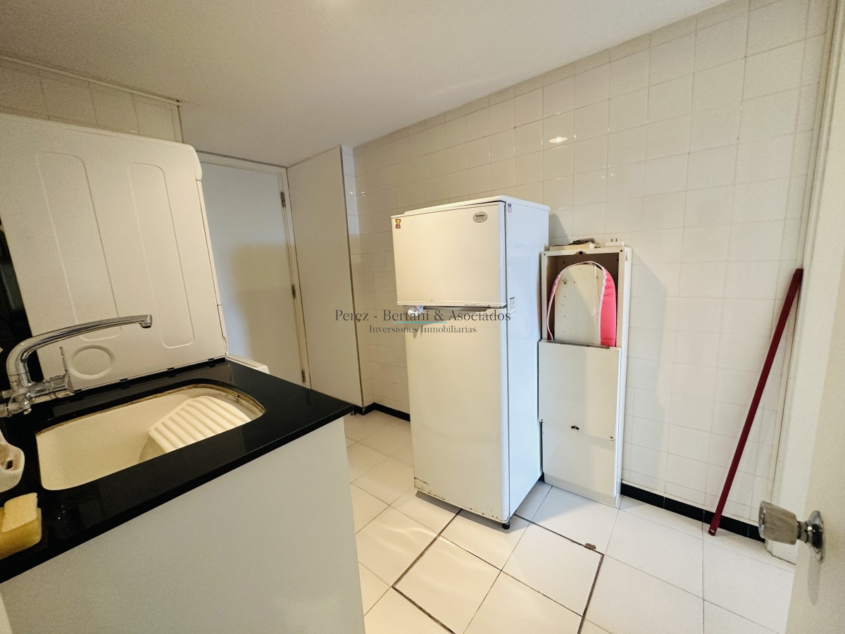 Apartamento ID.1019 - Apartamento de 3 dormitorios y dependencia de servicio en Punta del Este