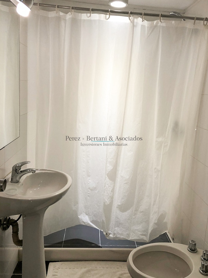 Apartamento ID.1022 - Apartamento En Venta Edificio Espigon Frente Al Puerto.