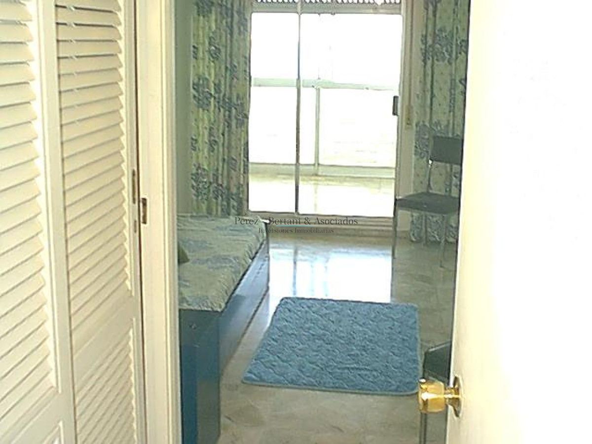 Apartamento ID.1017 -  Apartamento en venta de tres dormitorios en Punta del Este