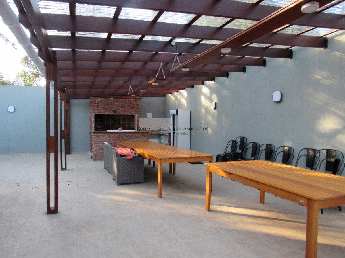 Apartamento ID.437 - Apartamento en venta y alquiler de 3 dormitorios en Punta del Este