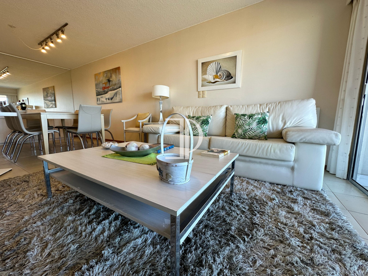 Apartamento ID.1121 - Apartamento de 2 dormitorios en alquiler y venta en Punta del Este