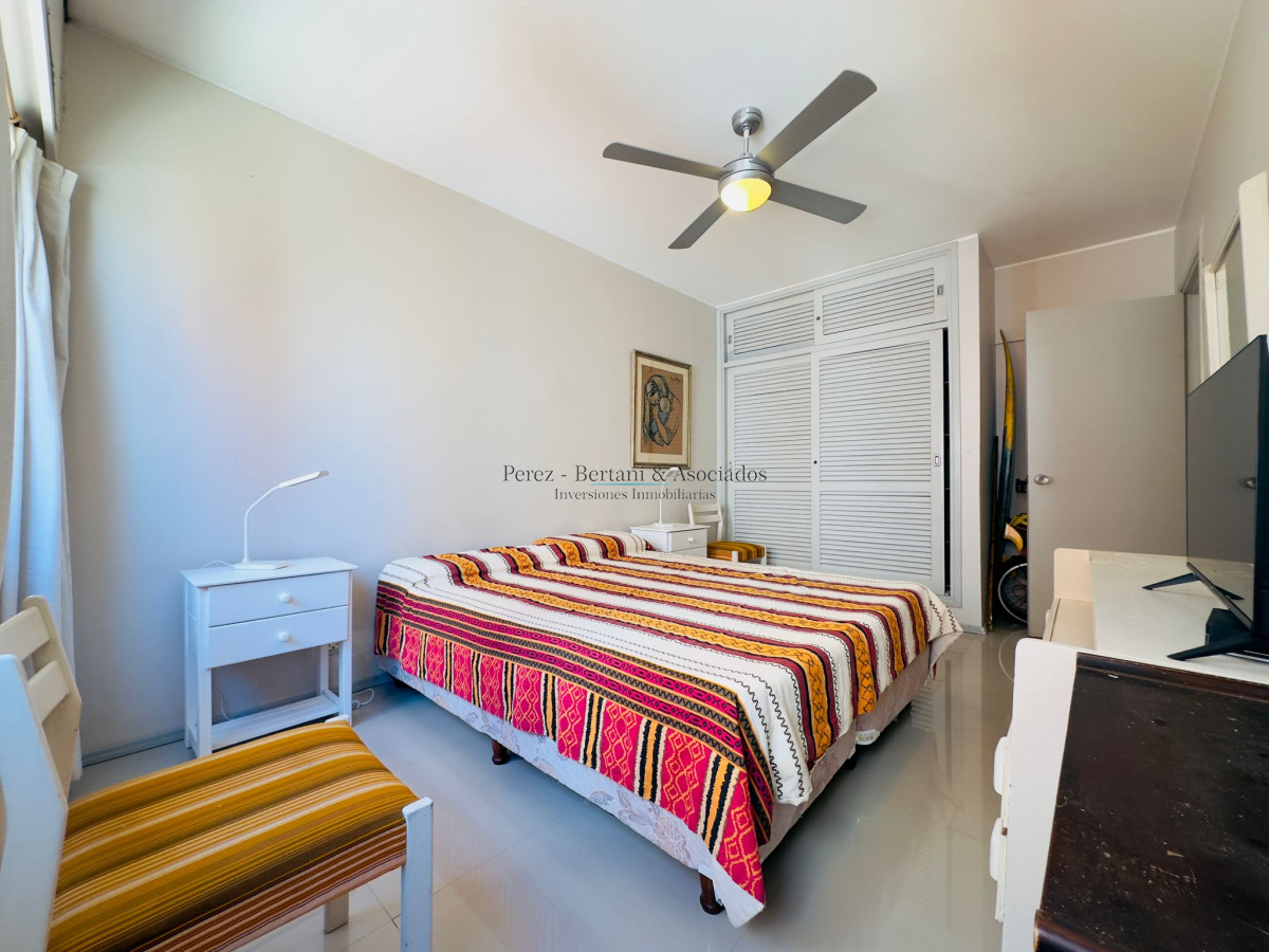 Apartamento ID.292 - Apartamento de 2 dormitorios, reciclado, en venta, en Punta del Este