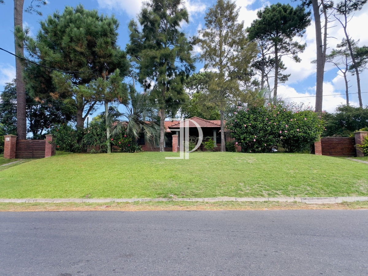Casa ID.302 - Casa en VENTA, 3 dormitorios, Punta del Este