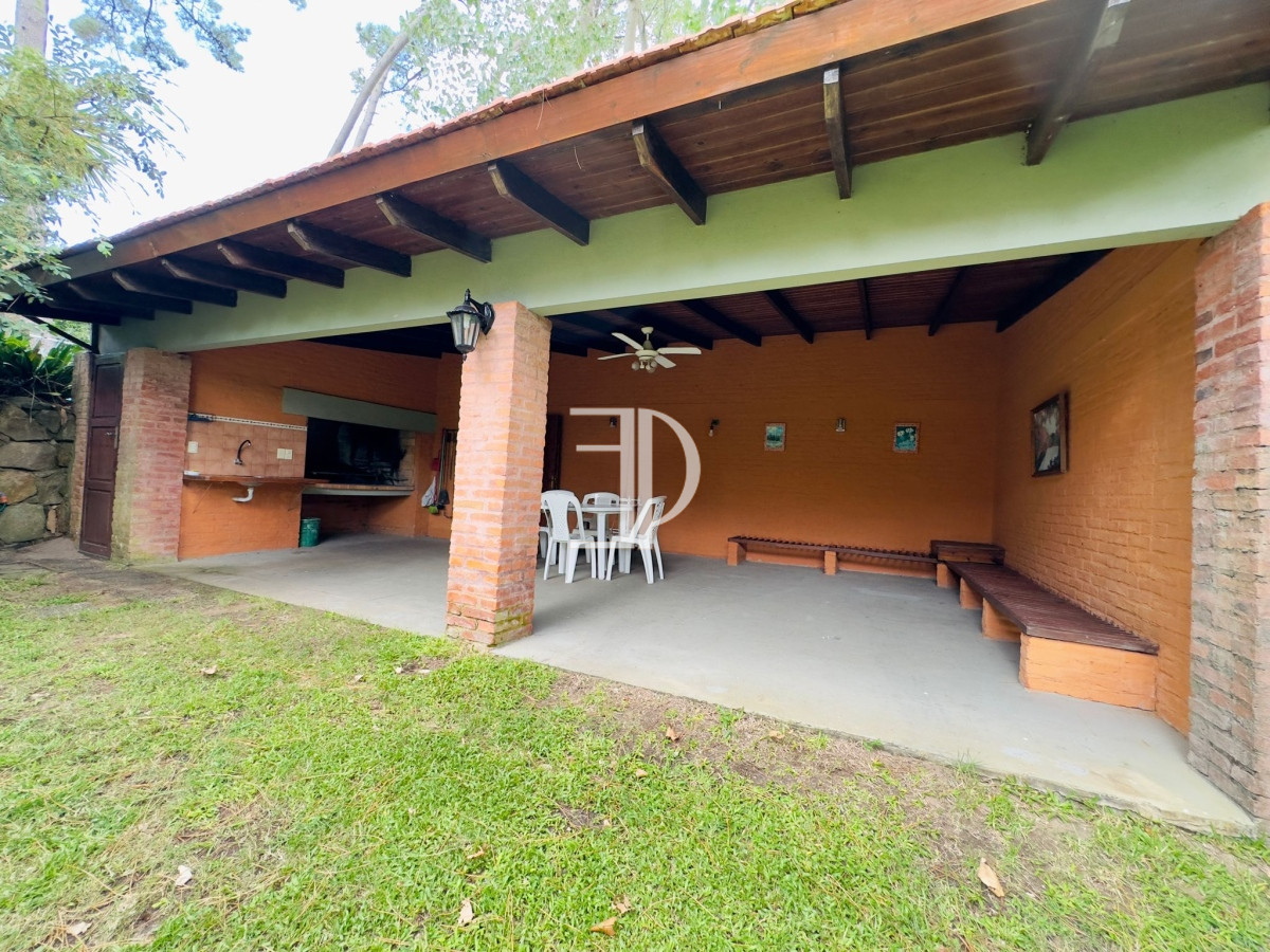 Casa ID.302 - Casa en VENTA, 3 dormitorios, Punta del Este