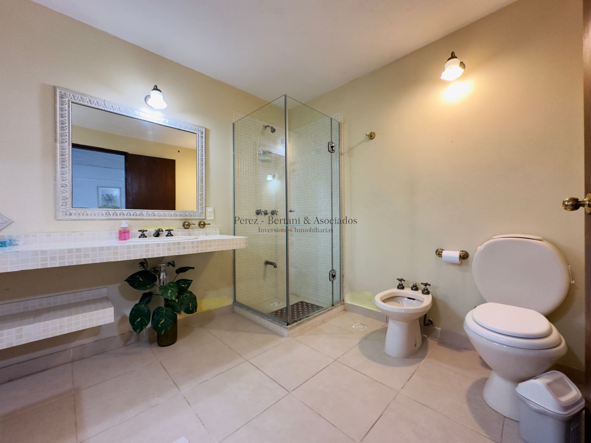 Casa ID.302 - Casa en VENTA, 3 dormitorios, Punta del Este