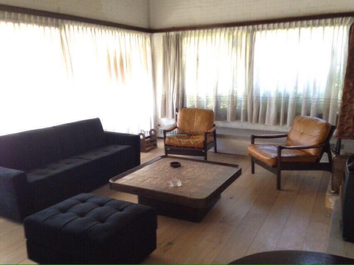 Casa ID.300 - Muy buena casa, en zona residencial