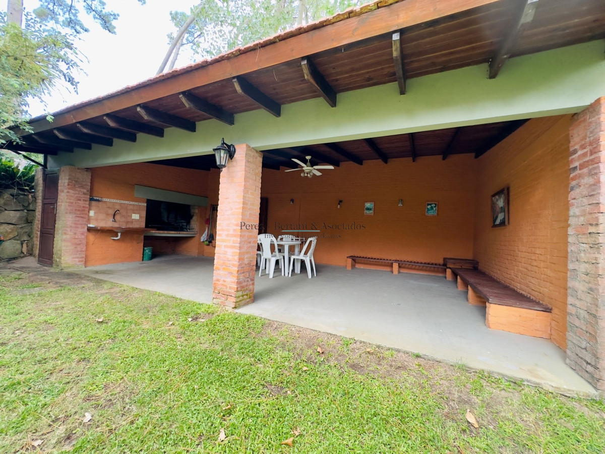 Casa ID.302 - Casa en VENTA, 3 dormitorios, Punta del Este