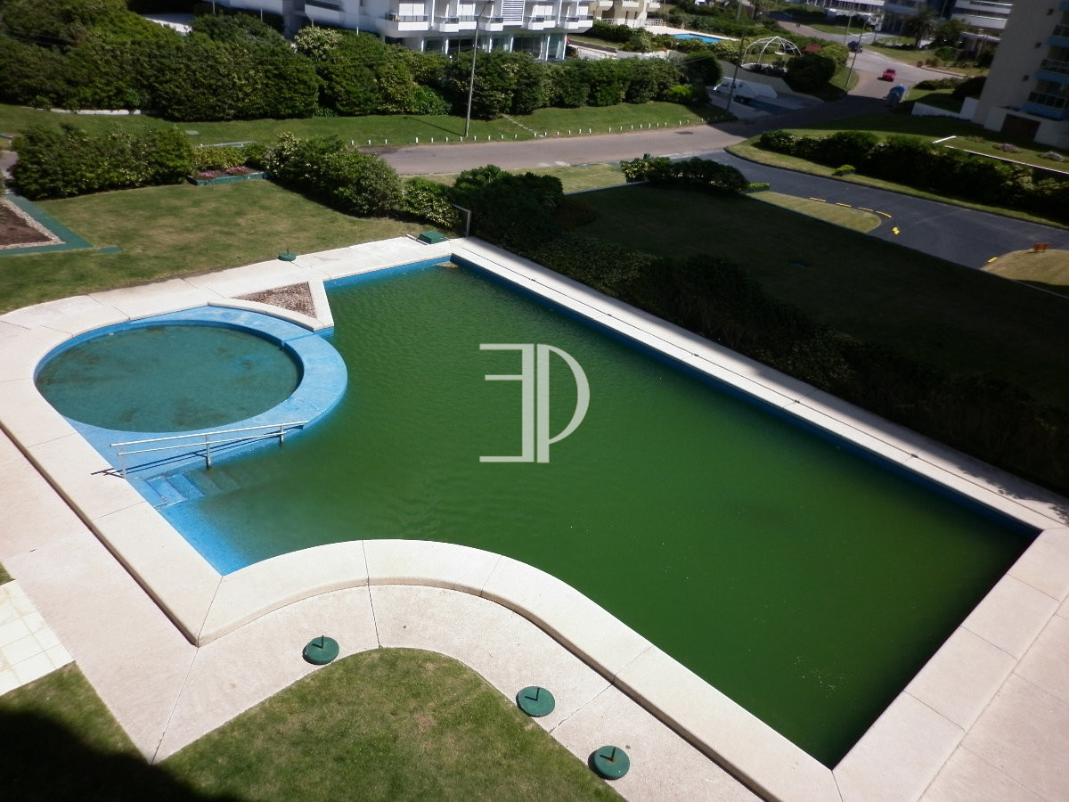 Apartamento ID.1594 -  Alquiler y venta de apartamento de dos dormitorios en Punta del Este