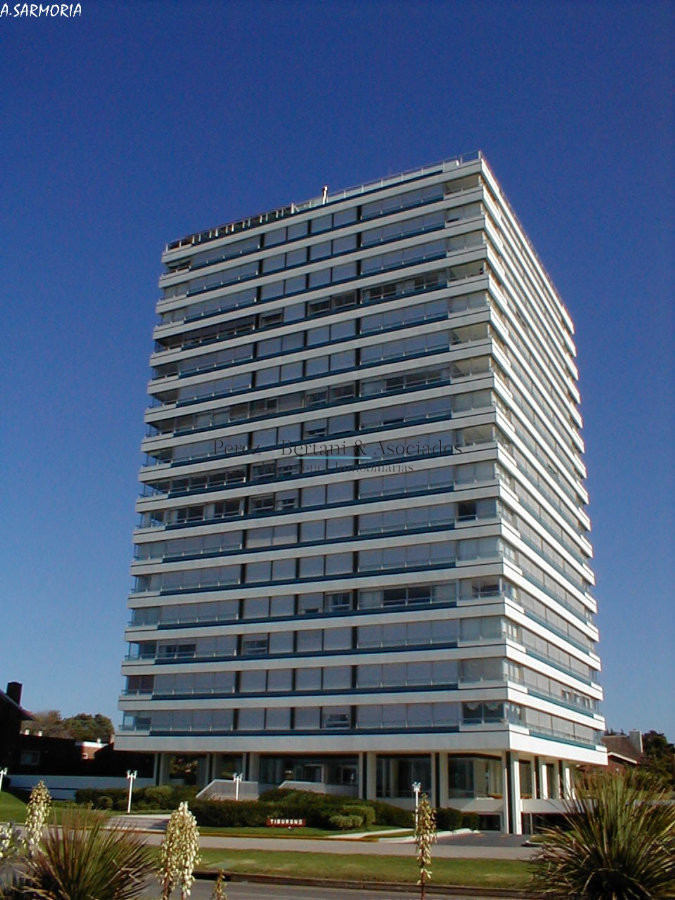 Apartamento ID.1019 - Apartamento de 3 dormitorios y dependencia de servicio en Punta del Este