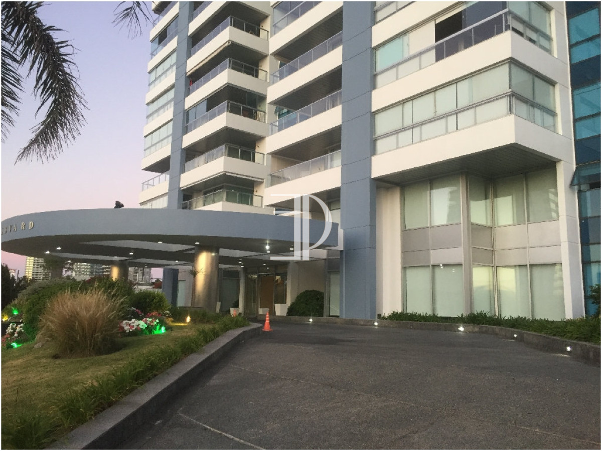 Apartamento ID.1020 - Apartamento en venta y alquiler de  3 dorm en Punta del Este