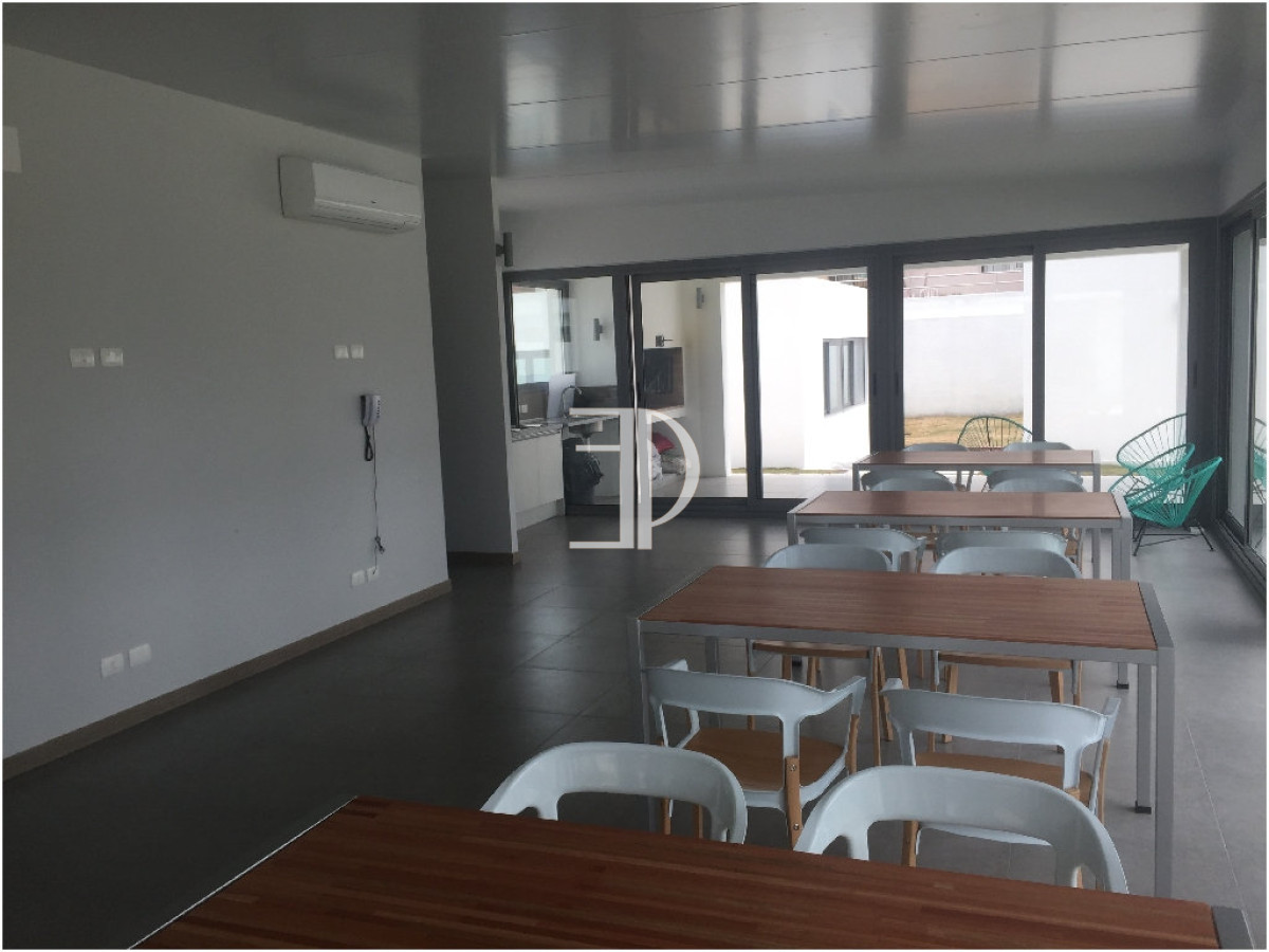 Apartamento ID.1595 - Apartamento de 2 dormitorios en Alquiler de temporada en Punta del Este
