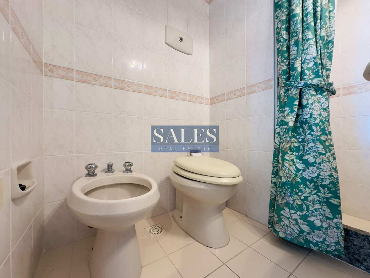 Apartamento ID.389 - Apto en venta de 2 dormitorios, 2 baños, Punta del este. 
