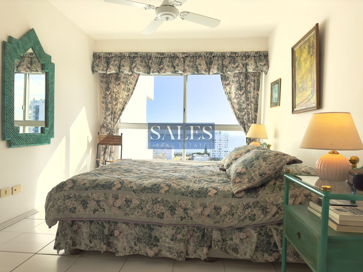 Apartamento ID.389 - Apto en venta de 2 dormitorios, 2 baños, Punta del este. 