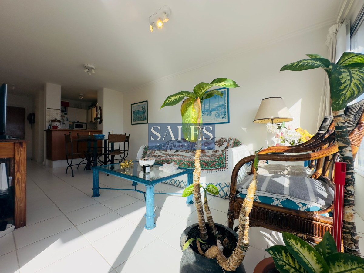 Apartamento ID.389 - Apto en venta de 2 dormitorios, 2 baños, Punta del este. 