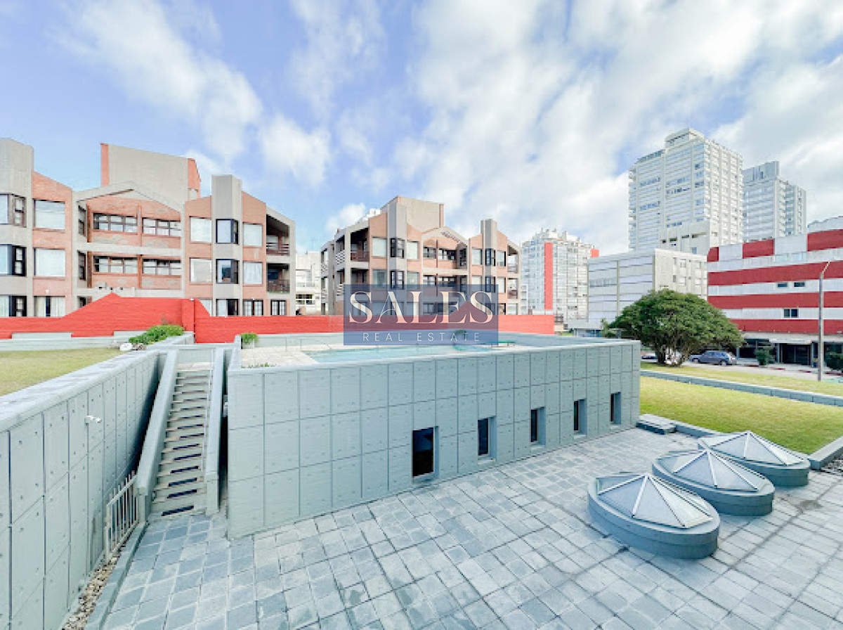 Apartamento ID.1330 - Venta de apartamento en Peninsula. Edificio Recalada.