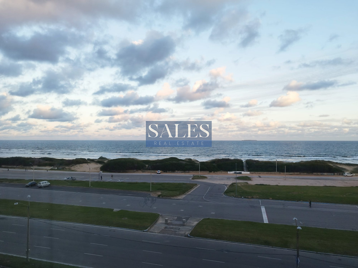 Apartamento ID.1133 - Apartamento de un dormitorio y medio en venta en Punta del Este