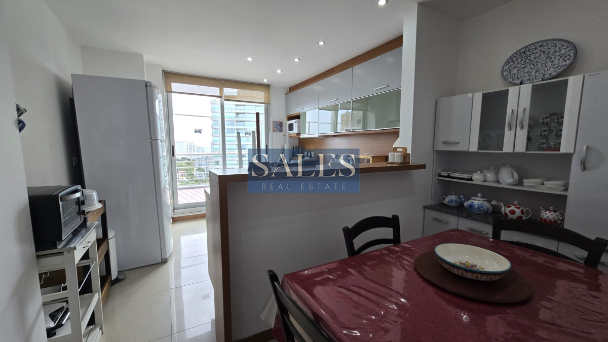 Apartamento ID.891 - Apartamento en venta y alquiler de 3 dormitorios en Punta del Este
