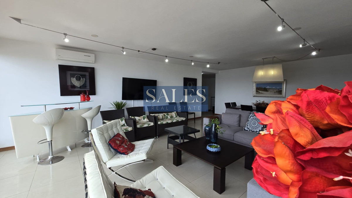 Apartamento ID.891 - Apartamento en venta y alquiler de 3 dormitorios en Punta del Este