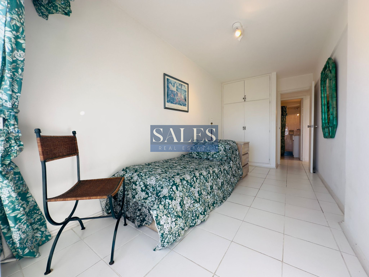 Apartamento ID.389 - Apto en venta de 2 dormitorios, 2 baños, Punta del este. 