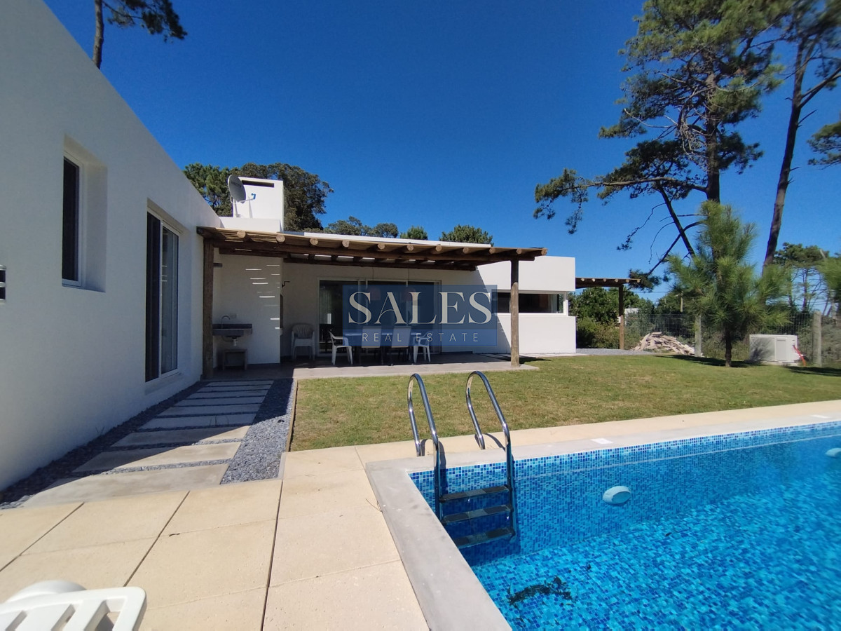 Casa ID.1429 - Alquiler y venta de casa de 3 dormitorios en La Barra