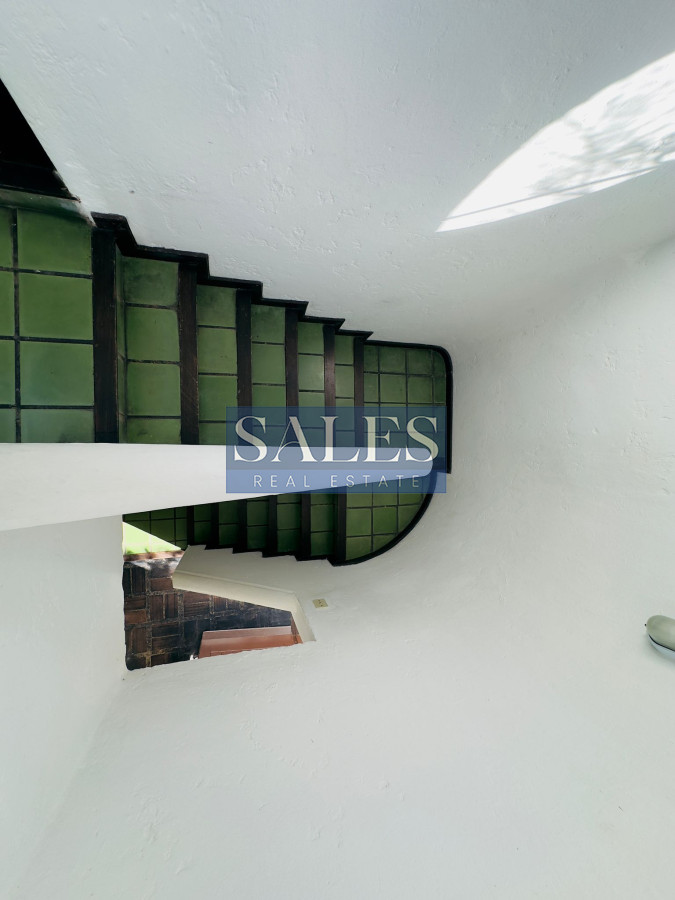 Casa ID.712 - Casa en VENTA, 50 metros de la playa brava, 4 dormitorios.