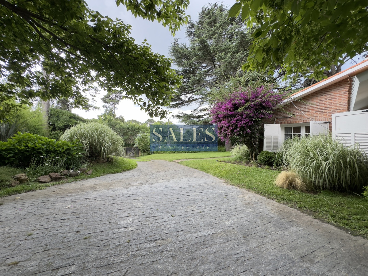Casa ID.1162 - Alquiler anual de casa de 3 dormitorios en Punta del Este