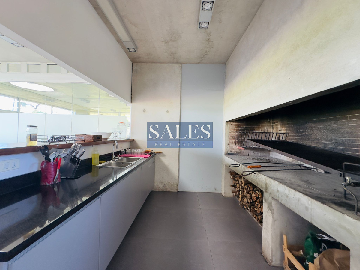 Apartamento ID.237 - Penthouse en VENTA, 3 dormitorios en suite + Dependencia, vista 180°.