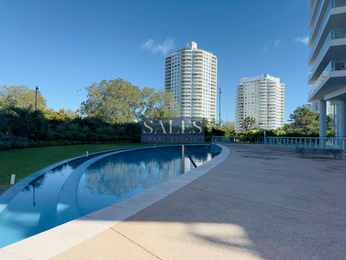 Apartamento ID.237 - Penthouse en VENTA, 3 dormitorios en suite + Dependencia, vista 180°.