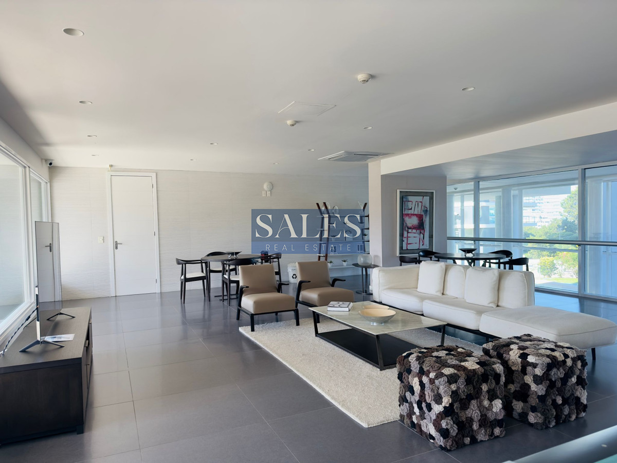 Apartamento ID.237 - Penthouse en VENTA, 3 dormitorios en suite + Dependencia, vista 180°.