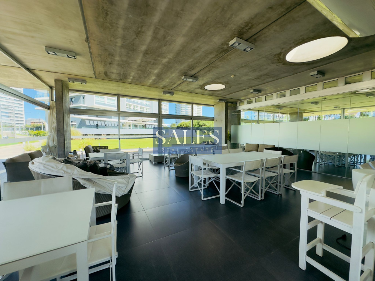 Apartamento ID.237 - Penthouse en VENTA, 3 dormitorios en suite + Dependencia, vista 180°.