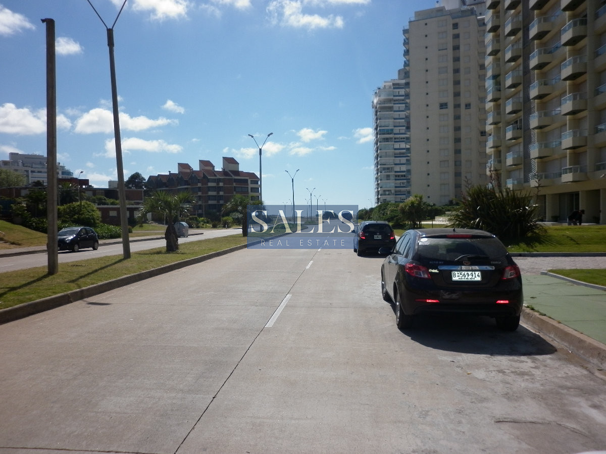 Apartamento ID.1116 - Venta y alquiler de apartamento de dos dormitorios en Punta del Este