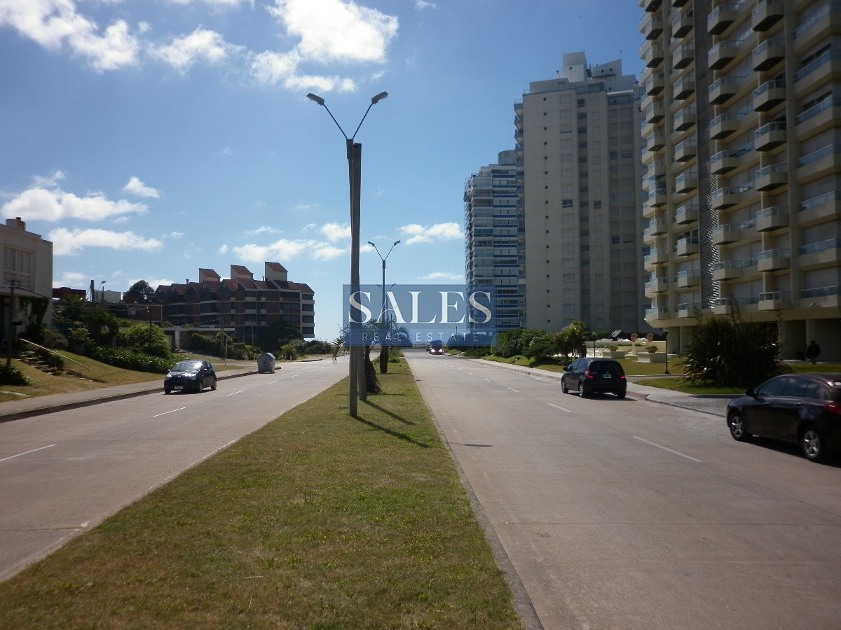 Apartamento ID.1116 - Venta y alquiler de apartamento de dos dormitorios en Punta del Este