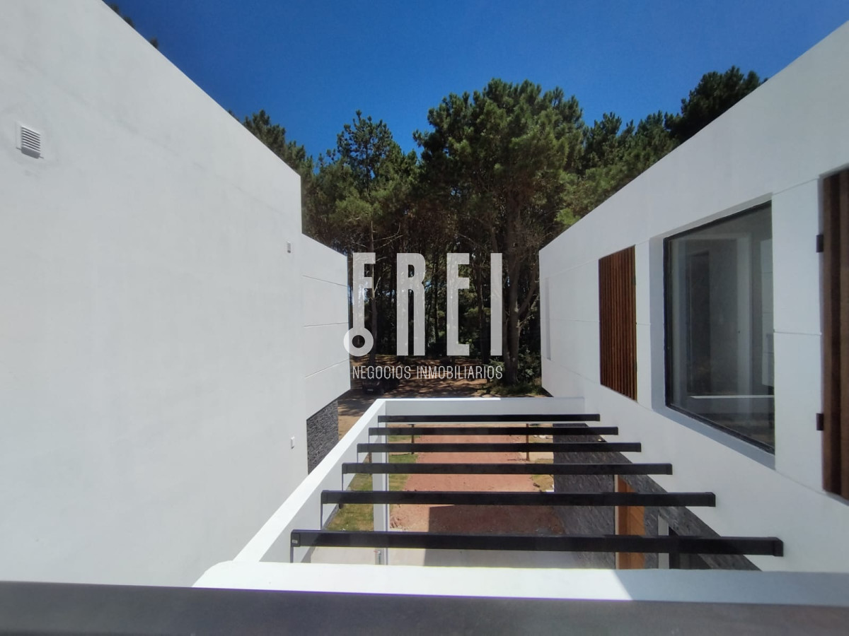 Casa ID.200 - Oportunidad en construccion, casa de 3 dormitorios en Parque Burnett