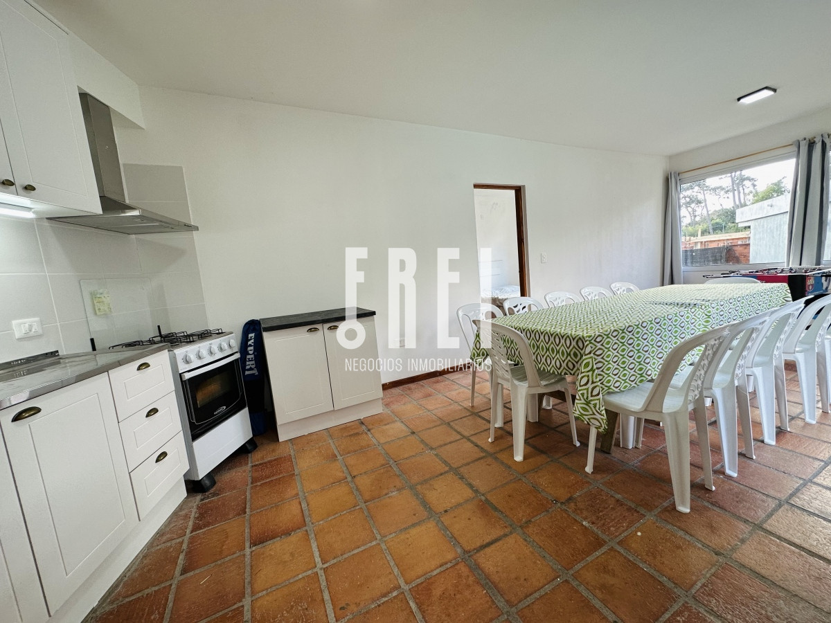 Casa ID.368 - Casa con piscina en venta  en Punta del Este