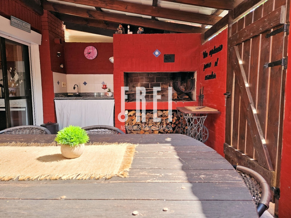 Casa ID.369 - Casa en venta de 2 dormitorios y medio en Punta del Este