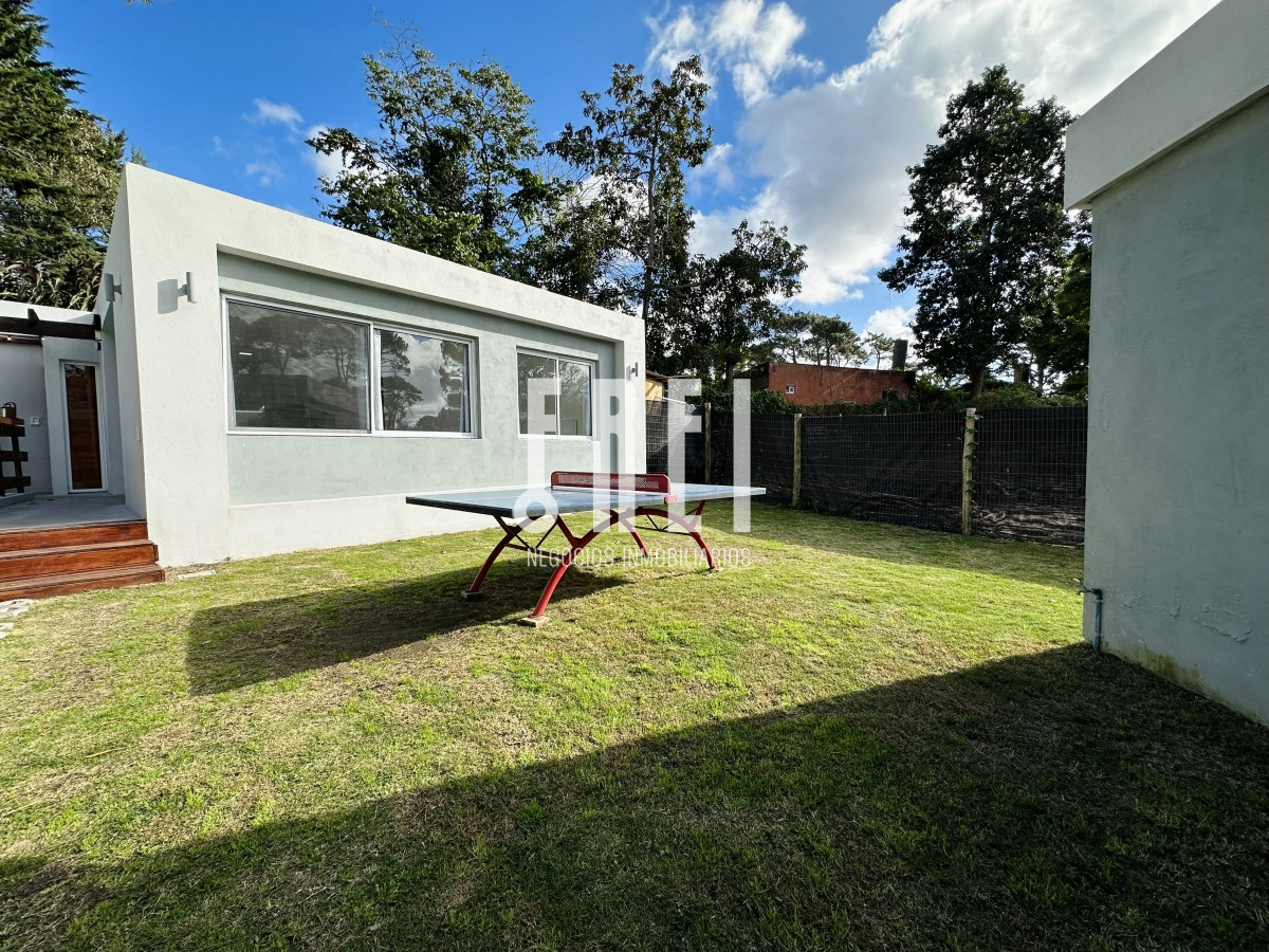 Casa ID.368 - Casa con piscina en venta  en Punta del Este