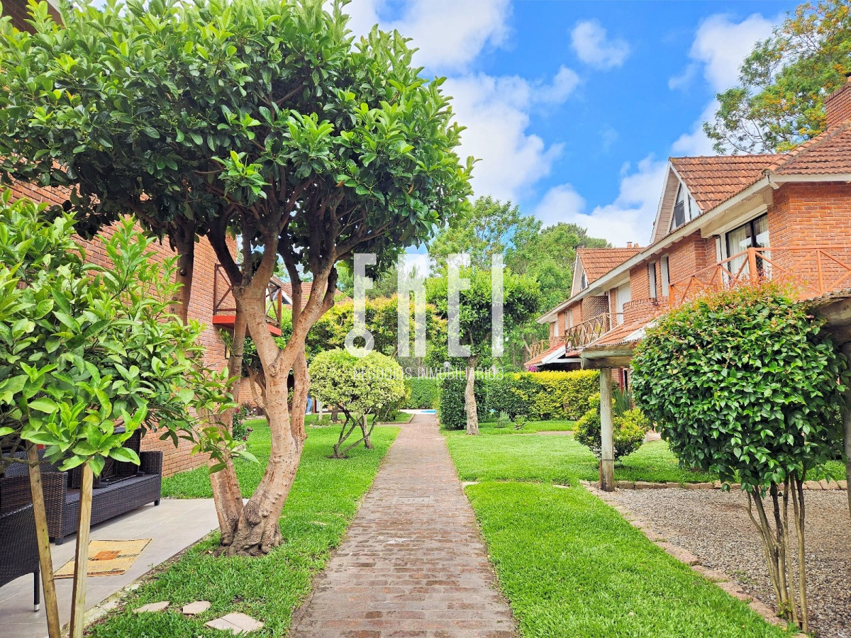 Casa ID.369 - Casa en venta de 2 dormitorios y medio en Punta del Este