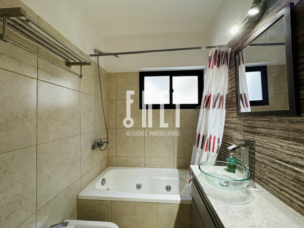 Casa ID.368 - Casa con piscina en venta  en Punta del Este