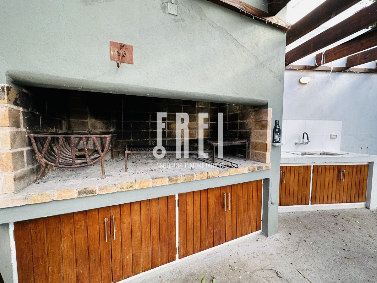 Casa ID.368 - Casa con piscina en venta  en Punta del Este