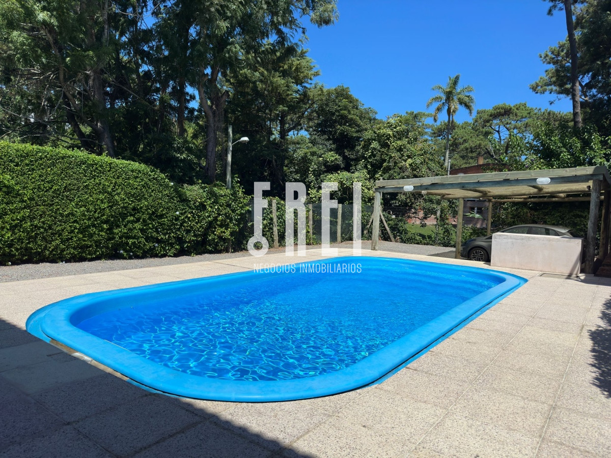 Casa ID.369 - Casa en venta de 2 dormitorios y medio en Punta del Este
