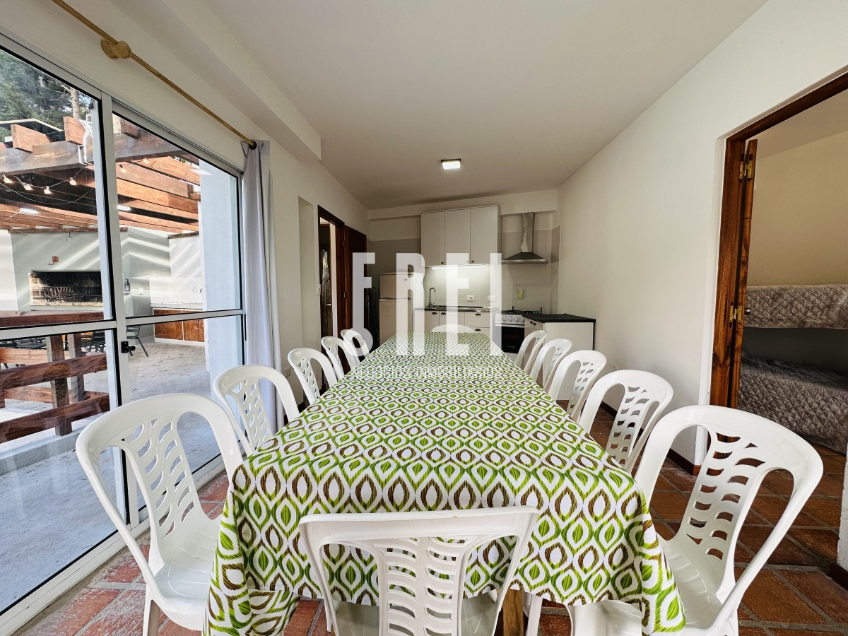 Casa ID.368 - Casa con piscina en venta  en Punta del Este