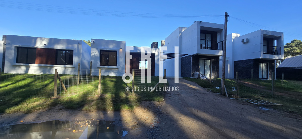 Oportunidad en construccion, casa de 3 dormitorios en Parque Burnett - FNI200C